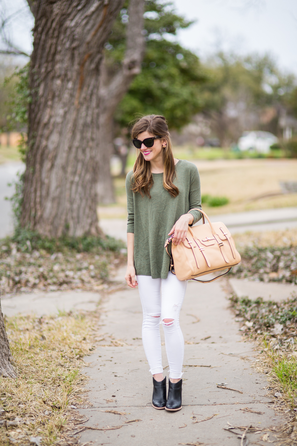 Winter white jeans with black Outfit