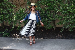 Pleated Skirt Outfit // Styling a Pleated Midi Skirt