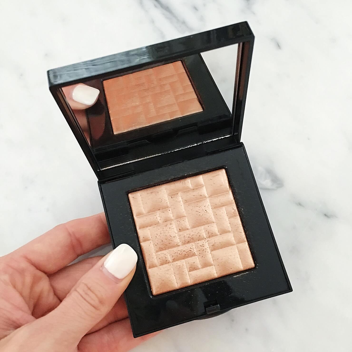 Хайлайтер бобби браун. Bobbi Brown хайлайтер. Хайлайтер Бобби Браун Pink Glow. Bobbi Brown Highlighter Bronze Glow.