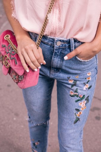 How to Pull Off The Mom Jean • BrightonTheDay