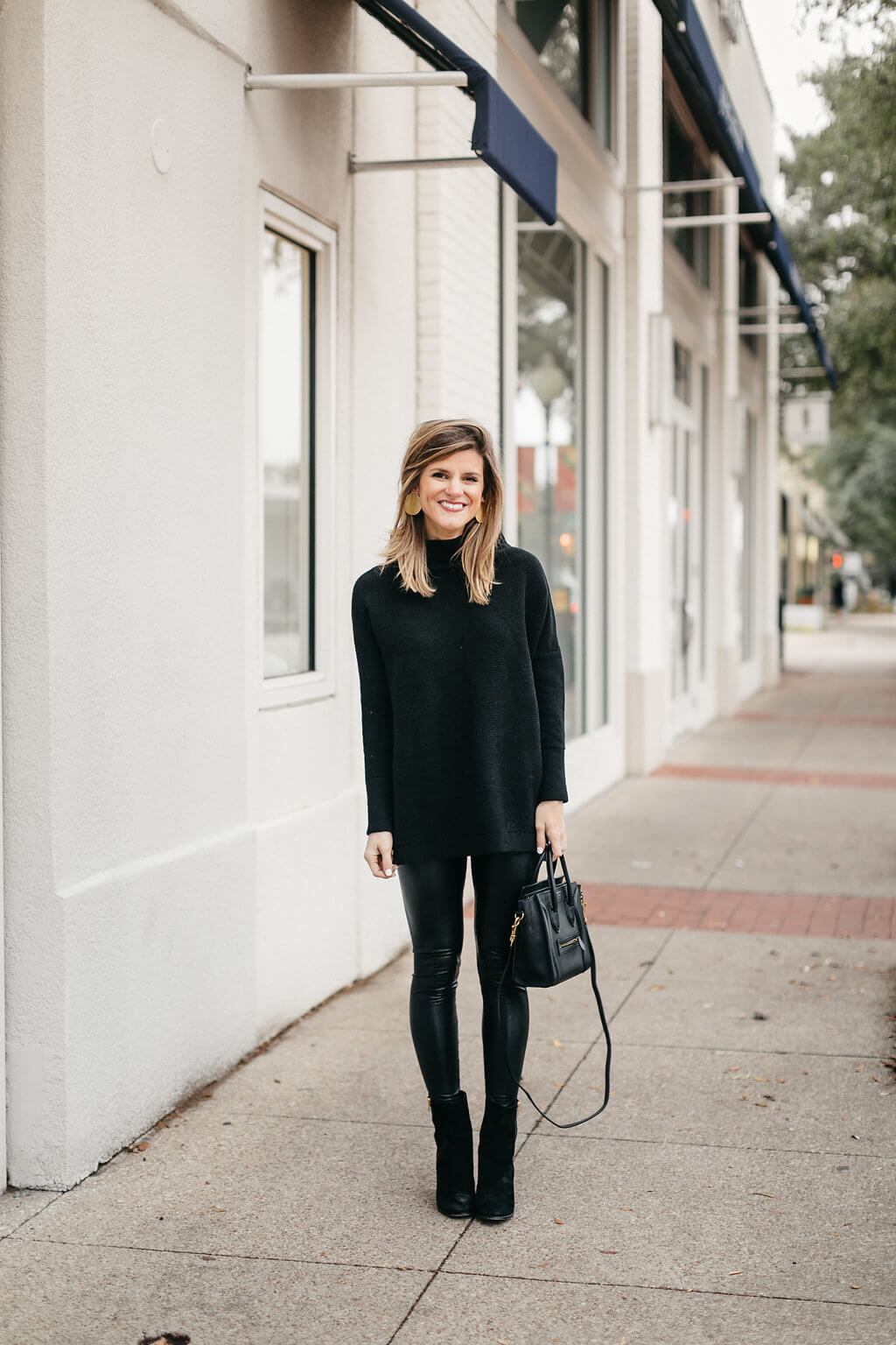 6 Ways to Wear Black Tights With All Your Dresses | Who What Wear