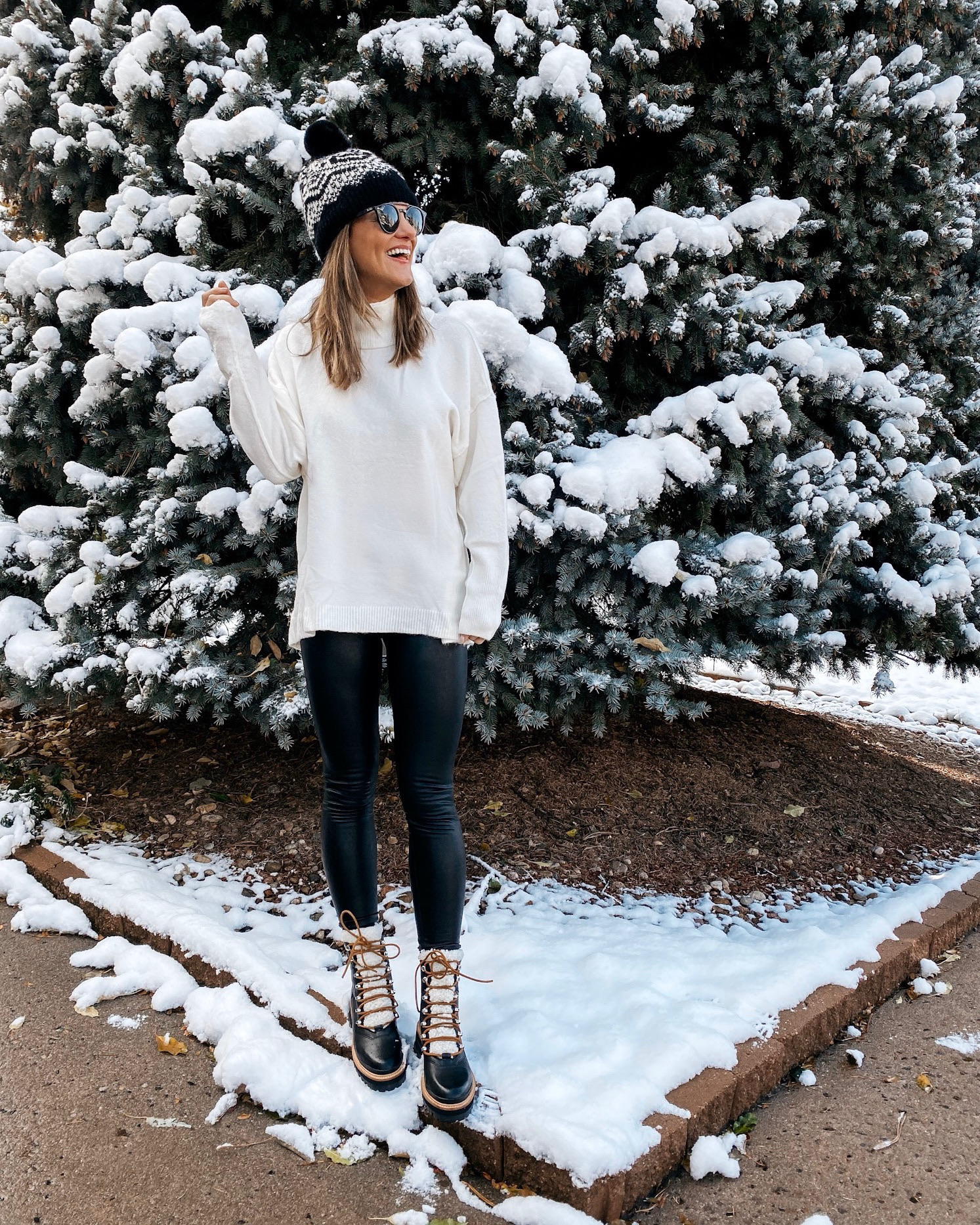 Black Leggings with Brown Snow Boots Winter Outfits (3 ideas