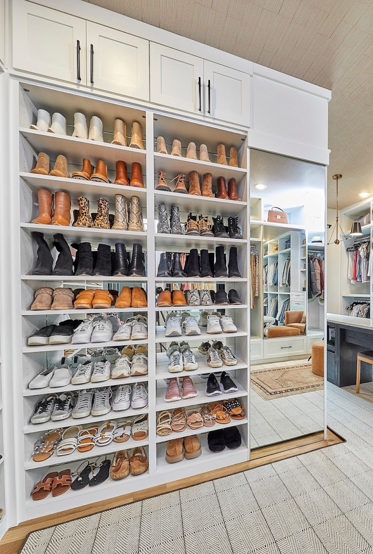 My Closet Reveal • BrightonTheDay  Armario de ropa, Armario de zapatos, Closet  para zapatos