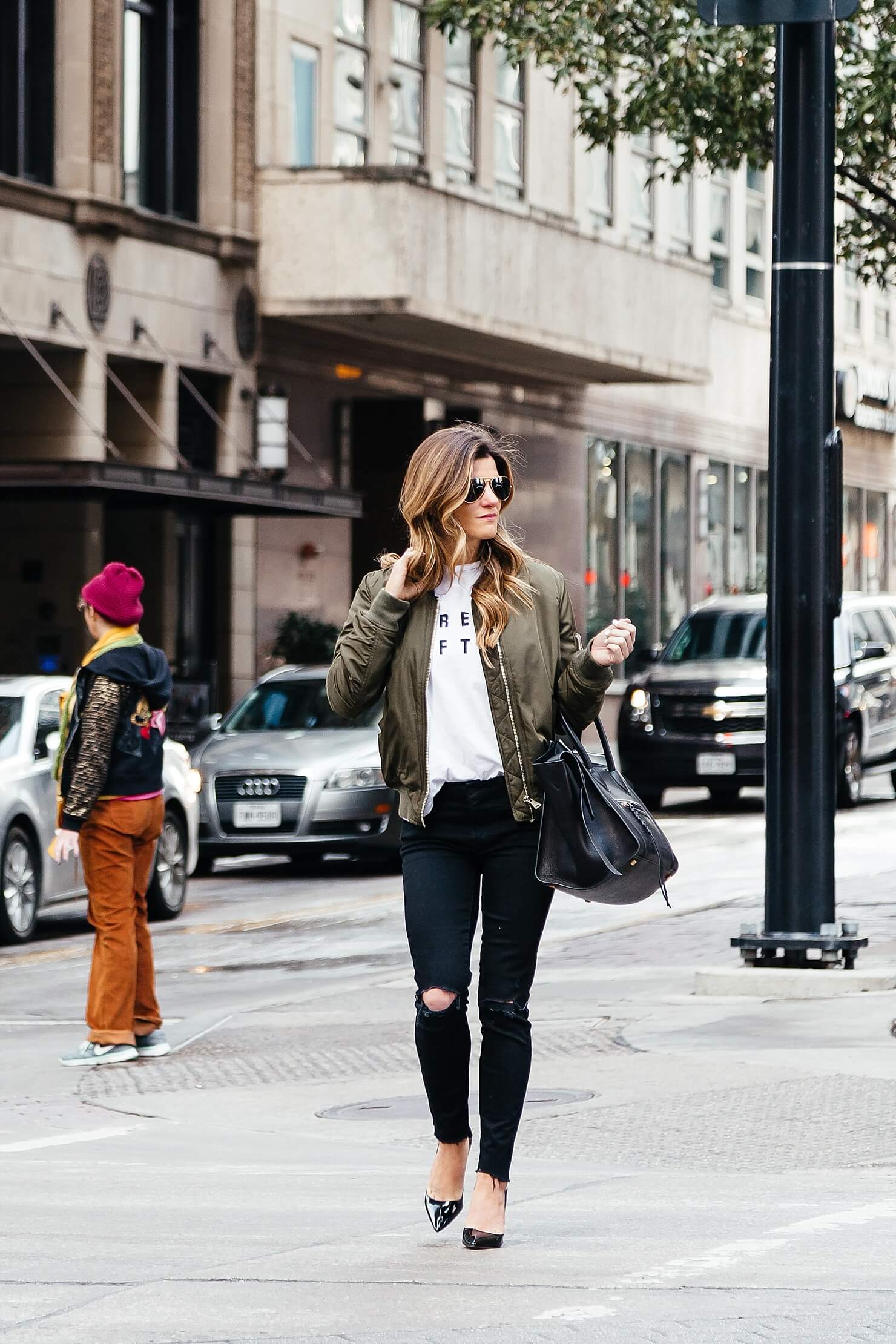 how to wear a bomber jacket, topshop olive green bomber jacket, sincerely jules dream often white tee, mother slit knee denim, patent leather pumps, dressing up a tee shirt, bomber jacket outfit