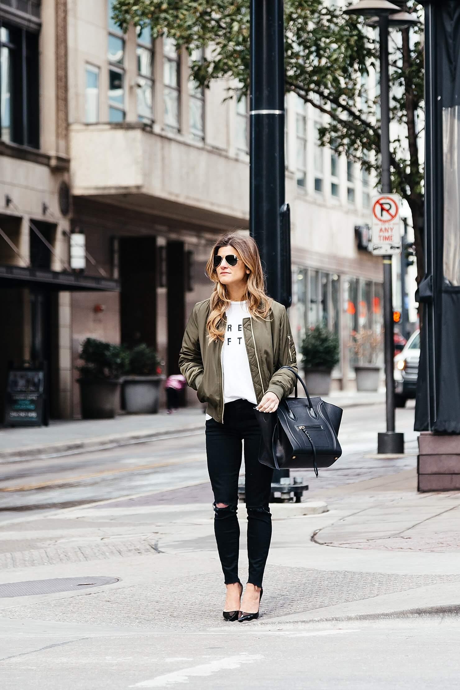 how to wear a bomber jacket, topshop olive green bomber jacket, sincerely jules dream often white tee, mother slit knee denim, patent leather pumps, dressing up a tee shirt, bomber jacket outfit