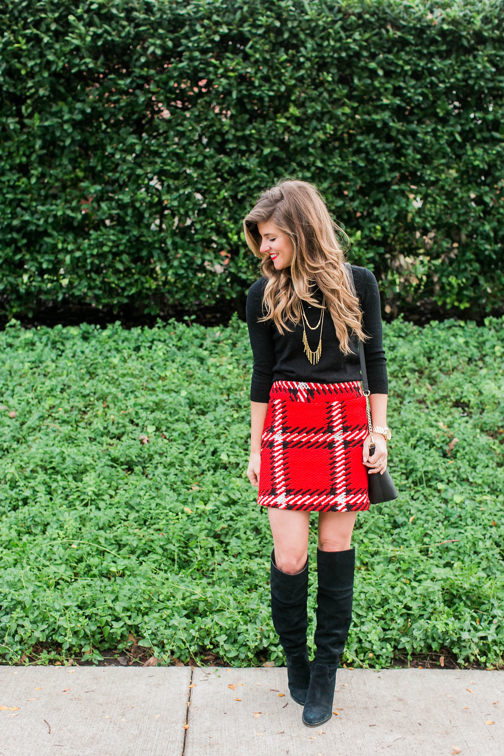 Plaid skirt outfit red hotsell