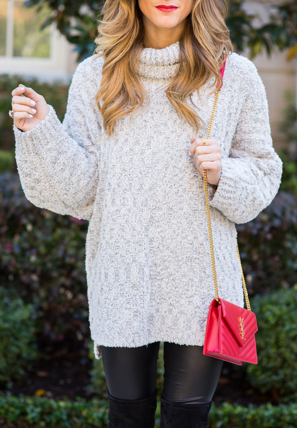 Chunky Oversized Sweater with Fuax Leather Leggings and HIghland Knee High Boots-27