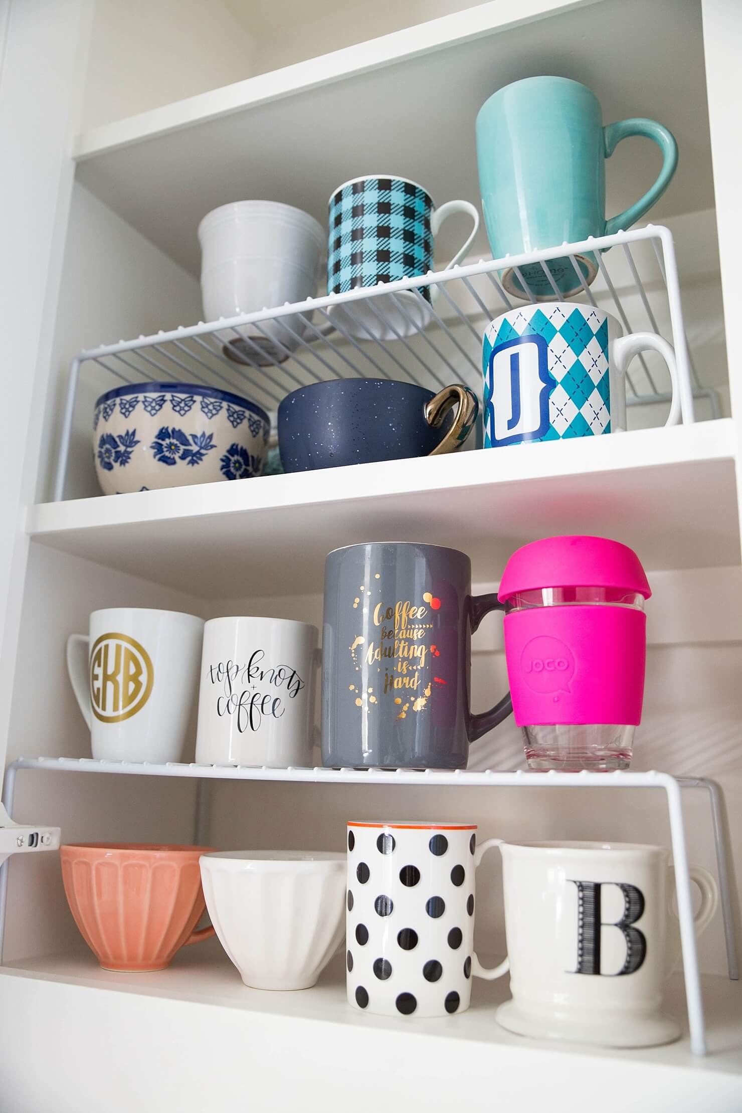 How to organize your kitchen cabinets - mugs