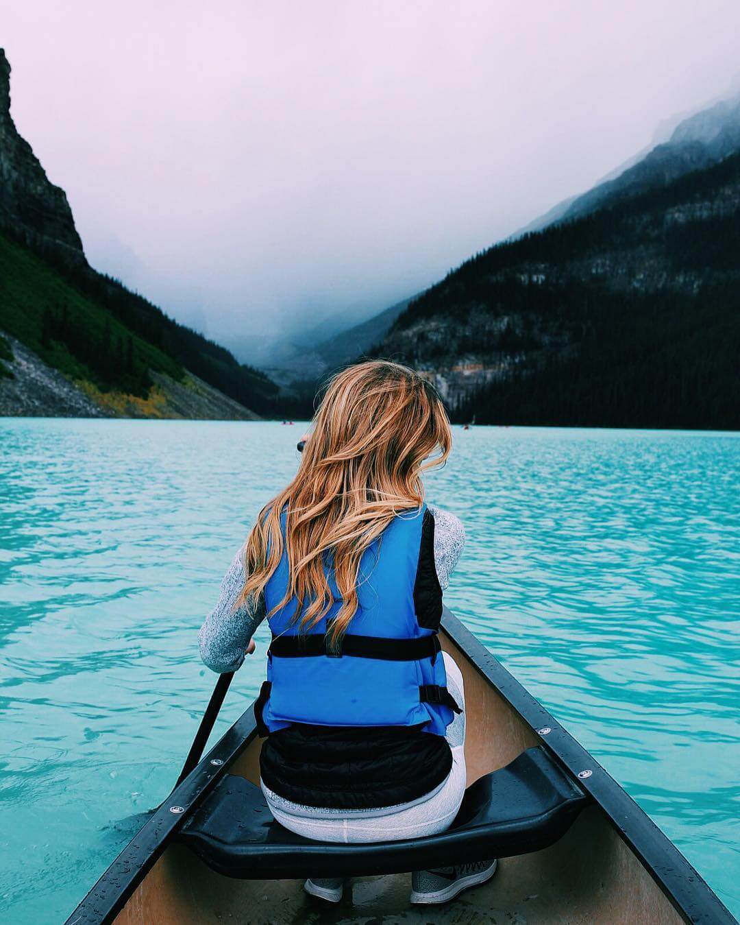 canoeing on lake louise 