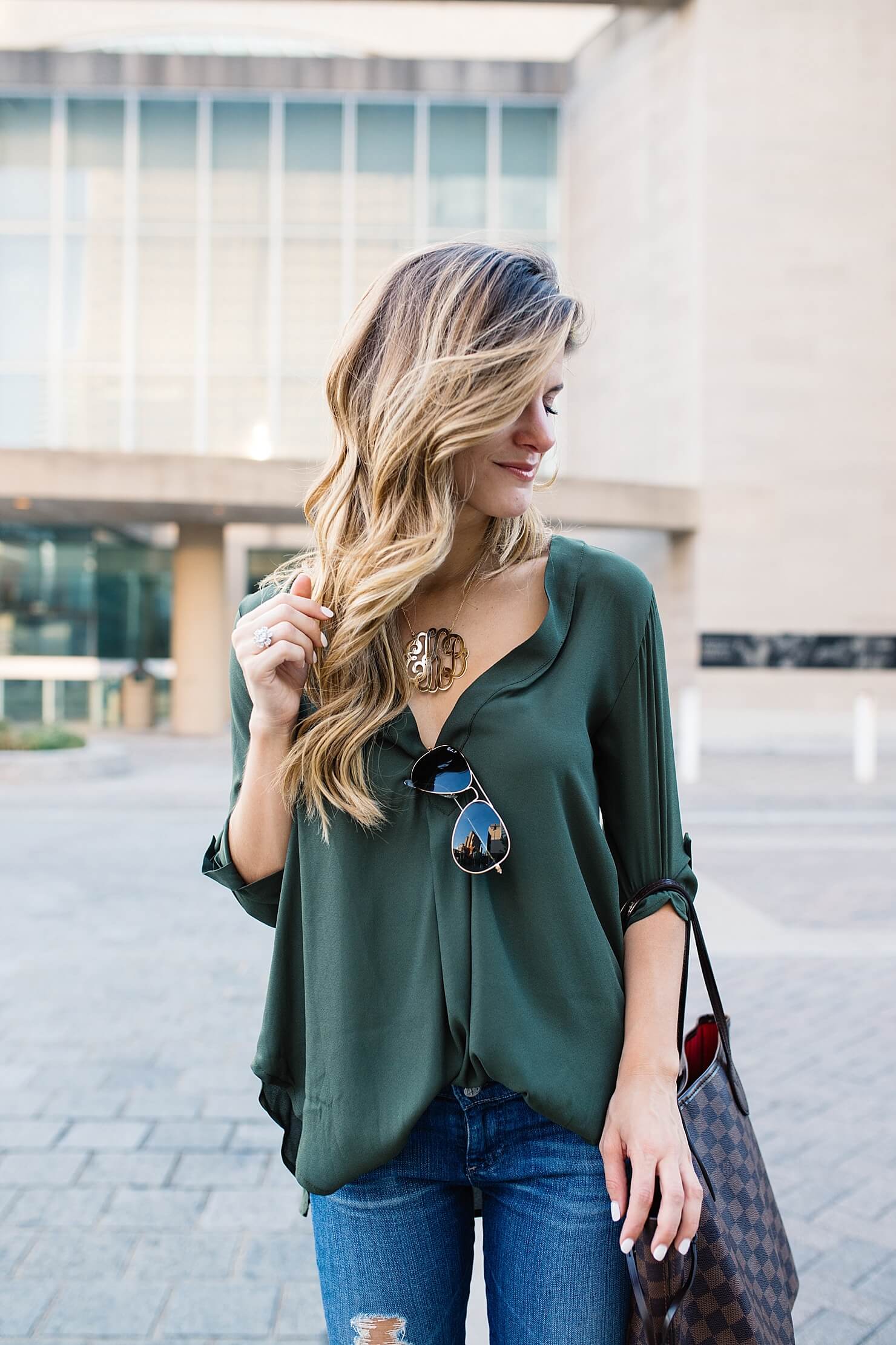 olive top + aviators 