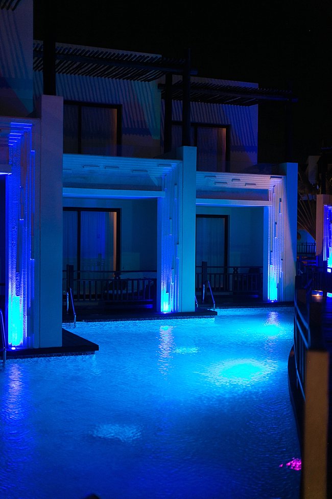 swim up Room Pool at Night