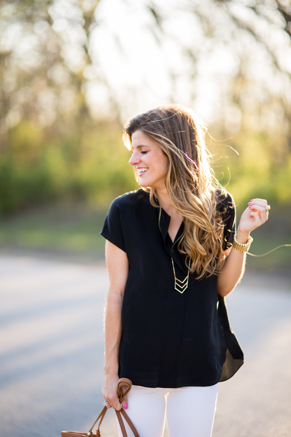 white jeans outfit, black trouve top, gold pendant necklace