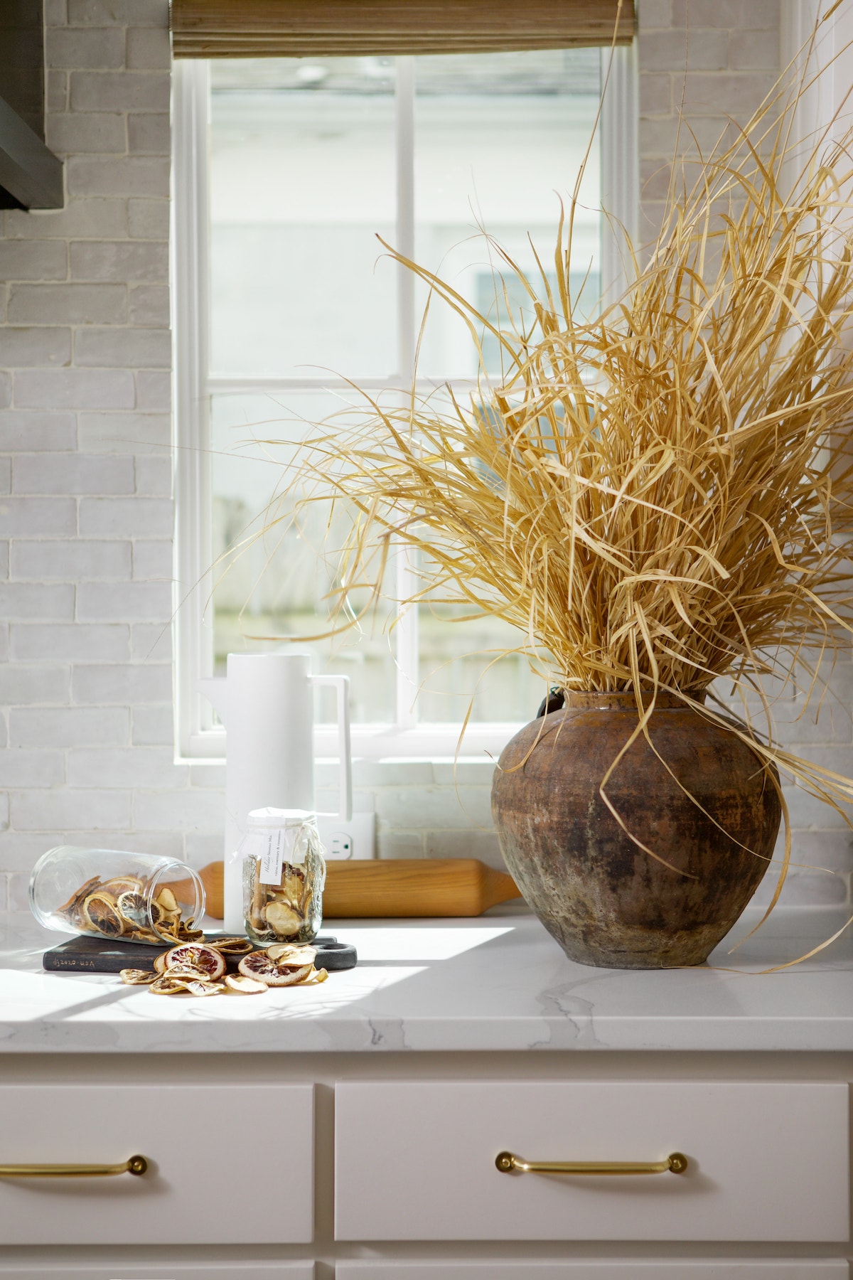 fall decor kitchen styling