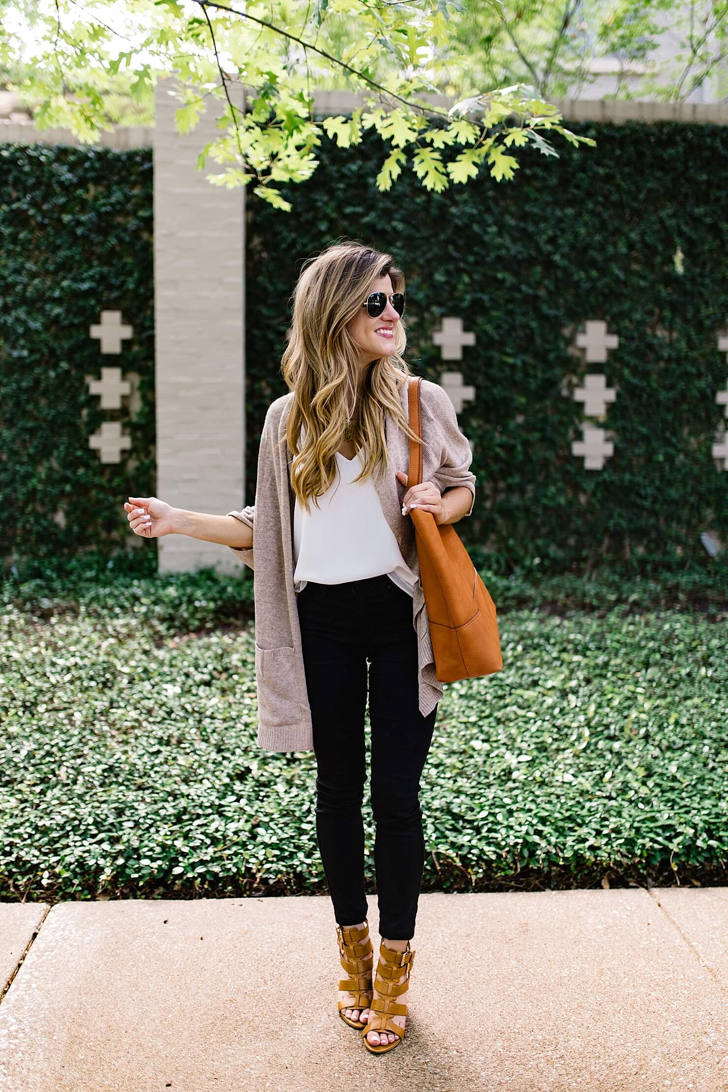 Black Jeans Outfit To Transition From Summer To Fall