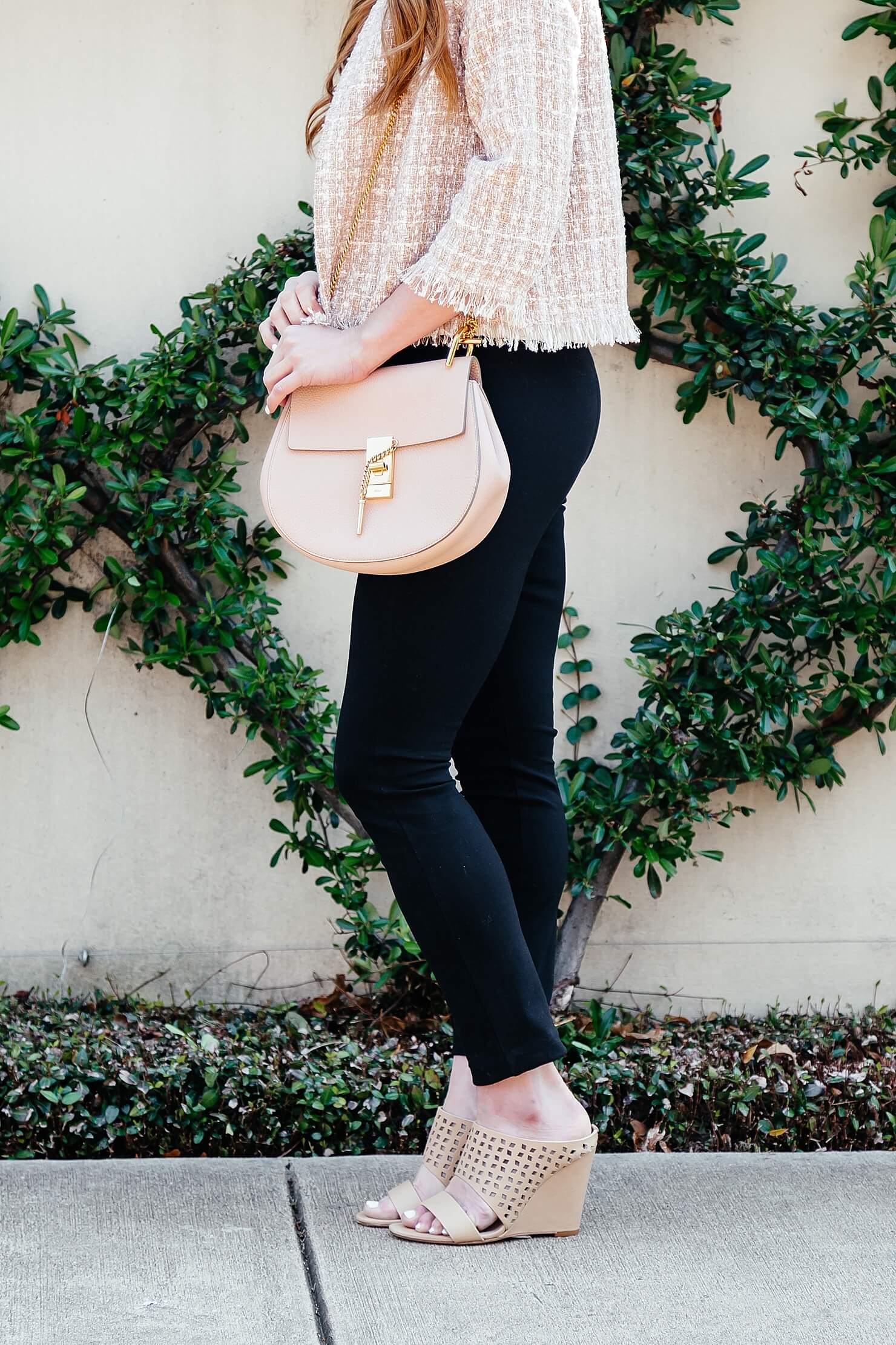 spring business casual outfit black pants, chloe pink drew bag, tweed jacket