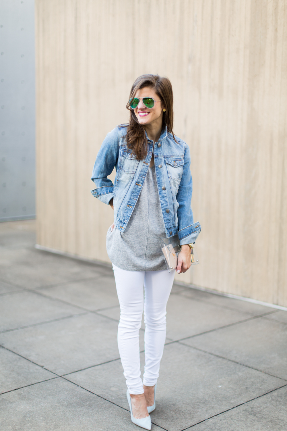 winter white jeans outfit, white jeans and grey sweater, white jeans and denim jacket, how to wear white jeans after labor day